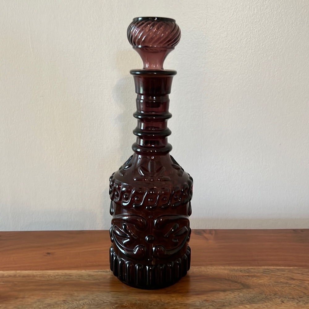 Vintage Mid-Century Jim Beam Purple Amethyst Whiskey Decanter.  1967.